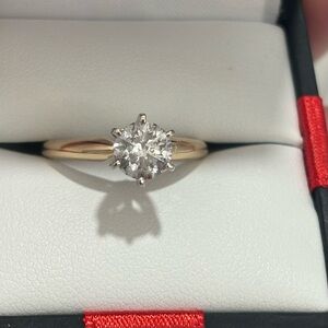 Elegant Gold and Silver Women's Ring